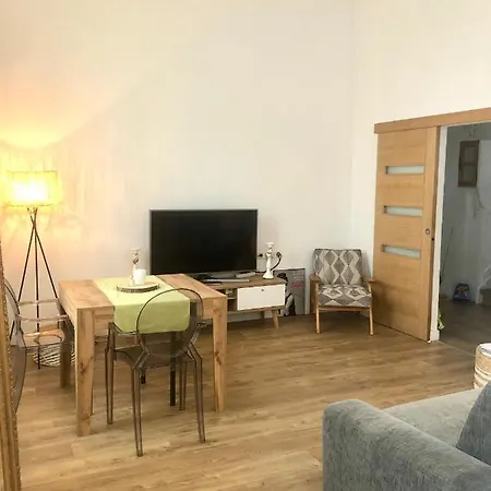 아파트 Zen Avec Patio Et Climatisation, En Centre-ville